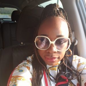 Meet your Posher, Alicia